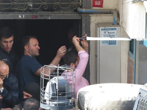 d Pendik'te silahlı saldırı: 3 ölü, 1 yaralı