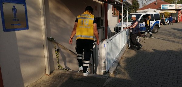 d İstanbul'daki bir tuvaletten erkek cesedi çıktı