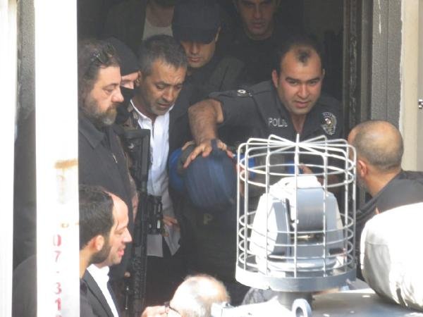 d Pendik'te silahlı saldırı: 3 ölü, 1 yaralı