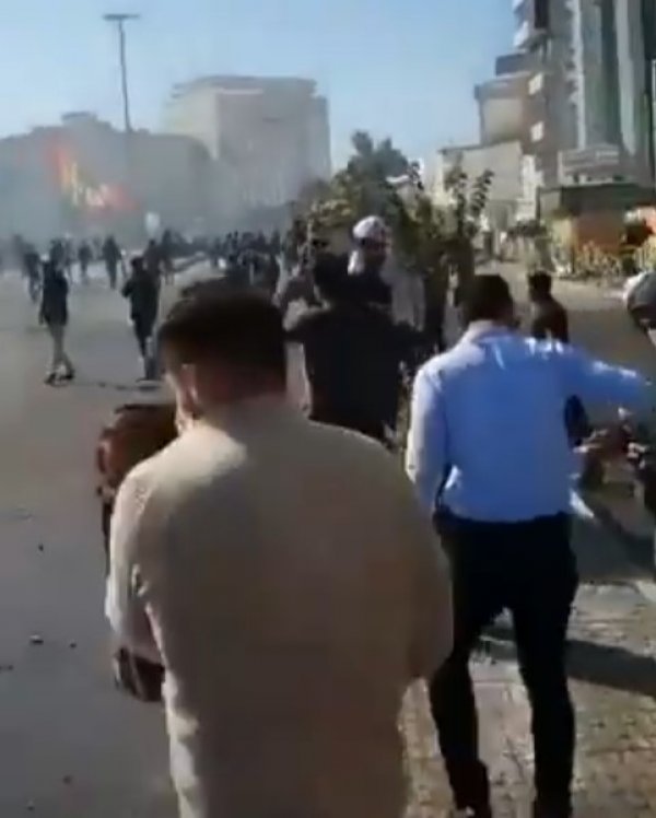 İran'da zam protestoları başladı