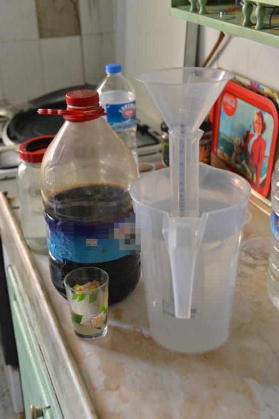 d Adana'da süt sağma makineli sahte rakı üretimi