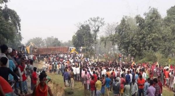 Traktör oyun oynayan çocukların üzerine devrildi: 6 ölü