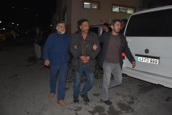 Kütahya'da bir kişi eski eşini ve fırıncıyı vurdu