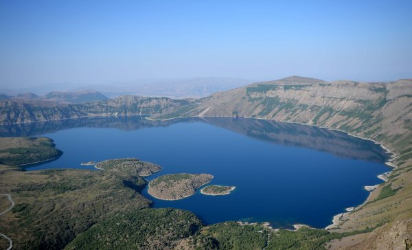 a Nemrut Krater Gölü'nün eşsiz güzelliği