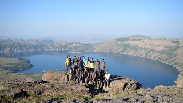 a Nemrut Krater Gölü'nün eşsiz güzelliği