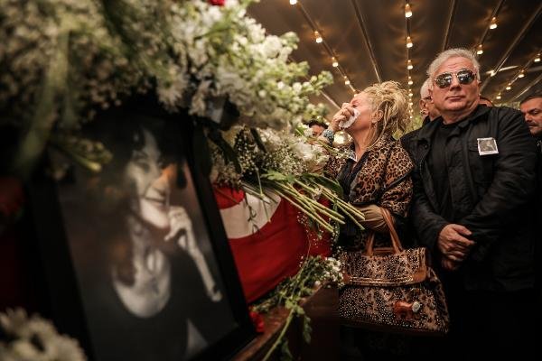 Yıldız Kenter'e veda