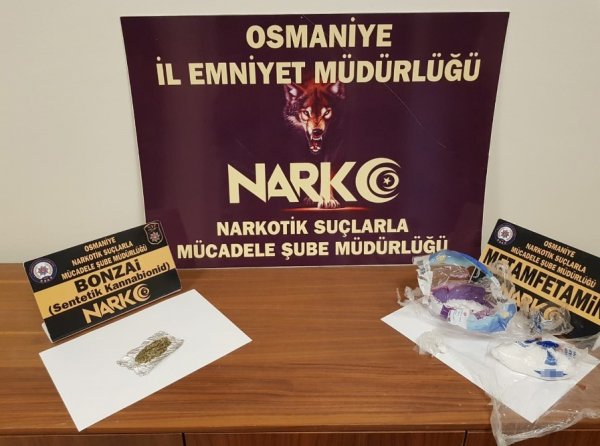 i Otomobilin farından uyuşturucu çıktı