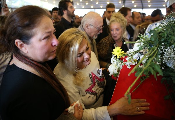 Yıldız Kenter'e veda