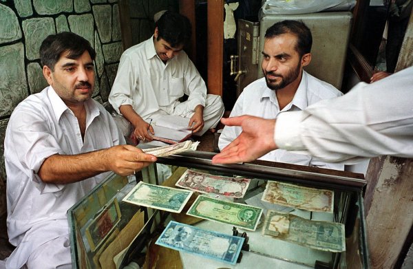 Türk-Alman yeraltı para transferi örgütüne operasyon