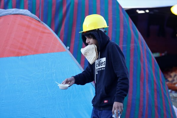 Irak'ta göstericilerin gecesi gündüzüne karıştı