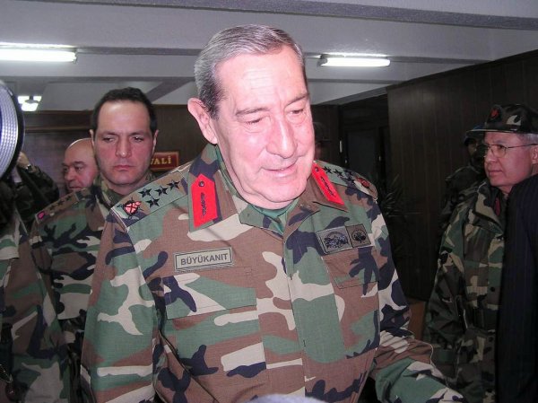 i Yaşar Büyükanıt vefat etti