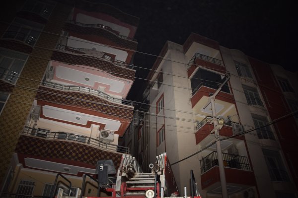 Ocağı tamir etmeye geldi, gaz kaçağını çakmakla kontrol etti