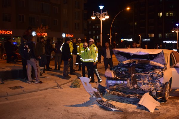 Malatya'daki trafik kazasında arkadan çarpan sürücü kaçtı