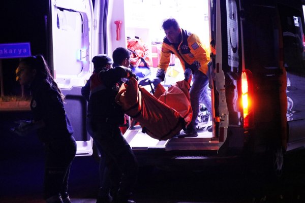 Trafik kazasında 7 ve 11 yaşındaki kız kardeşler öldü