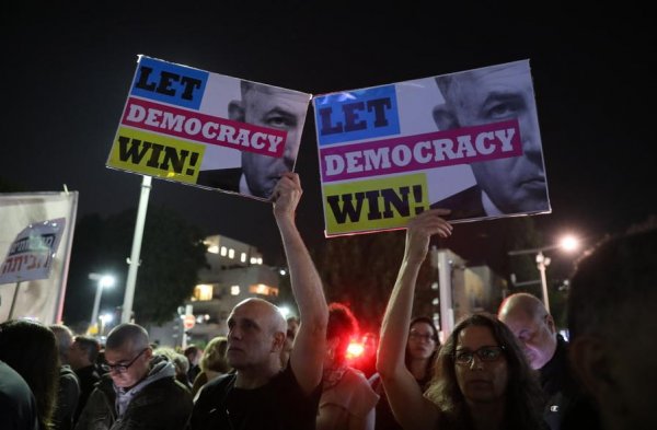 i İsrail'de Netanyahu istenmiyor