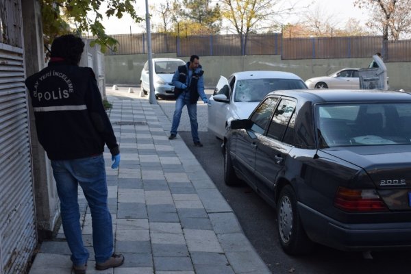 i Kızına platonik aşk besleyen öğretmene kurşun yağdırdı