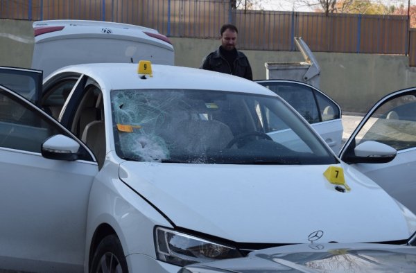 i Kızına platonik aşk besleyen öğretmene kurşun yağdırdı