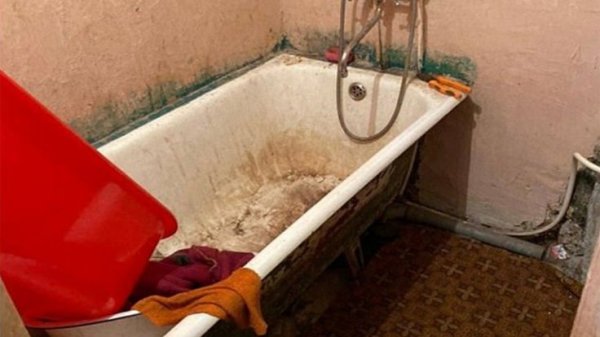 Açlıktan kağıt yiyen kardeşler kurtarıldı