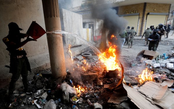 r Irak'taki gösterilerde 57 kişi yaralandı