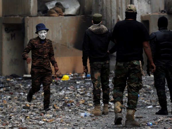 r Irak'taki gösterilerde 57 kişi yaralandı