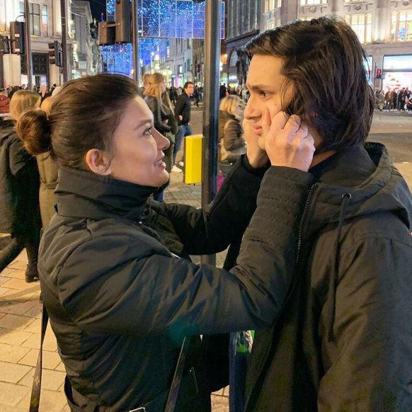 Nurgül Yeşilçay Londra'nın çöplerinden şikayetçi