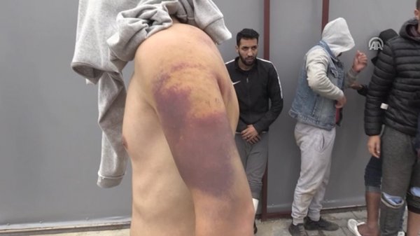 Yunan askerleri kaçak göçmenlere eziyet etti