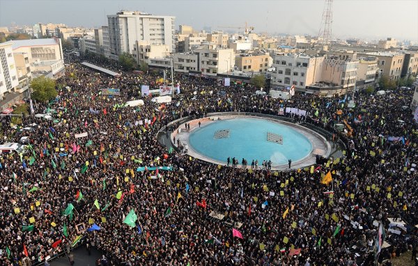İran ülkesindeki protestolar için 4 ülkeyi suçladı