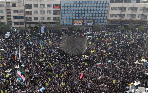 İran ülkesindeki protestolar için 4 ülkeyi suçladı