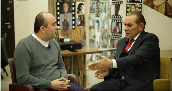 Kenan Taş, Atatürk'e benzeyen adamla buluştu