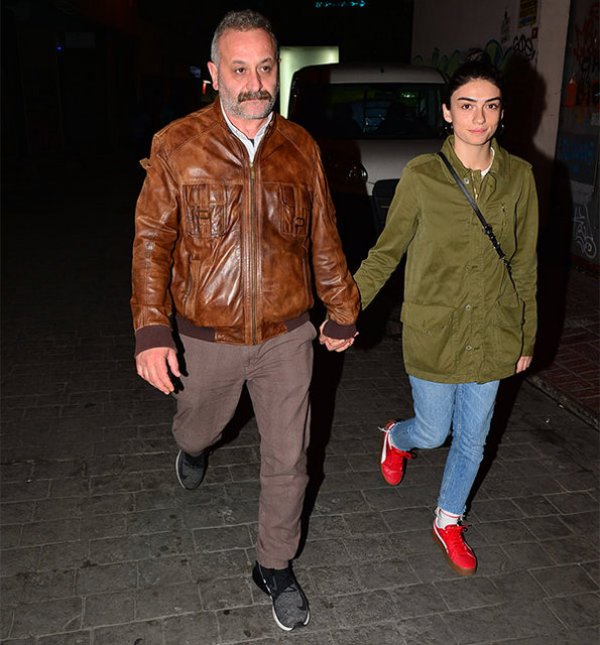 Hazar Ergüçlü, evlilik sorularından sıkıldı