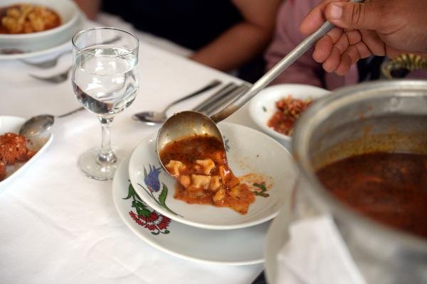 d Dünyaca ünlü şefler şırdanı tattı