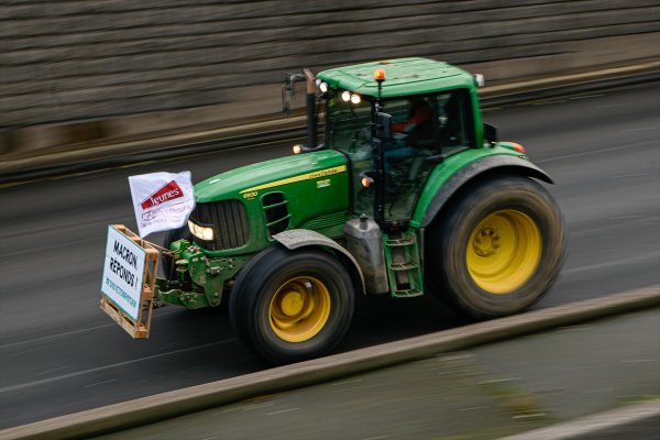 Fransa'da çiftçiler tarım politikasını protesto etti