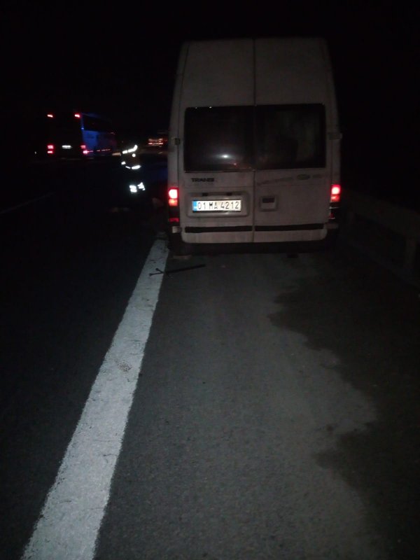 i Lastik değiştiren 4 kişiye tır çarptı: 3 ölü, 1 yaralı