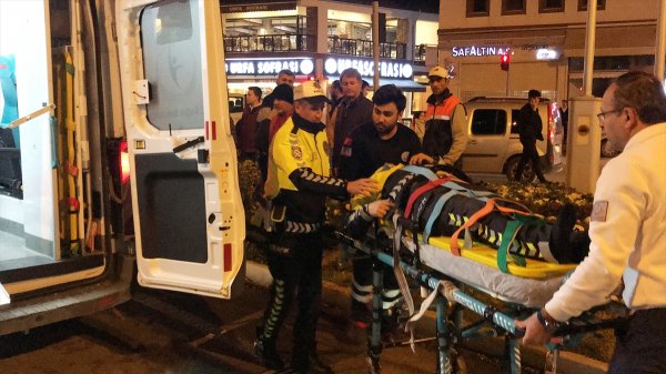 a 'Dur' ihtarına uymayan sürücü, polise çarptı