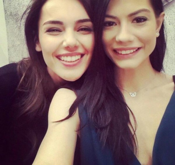 Yağmur Tanrısevsin, Demet Özdemir'i sildi