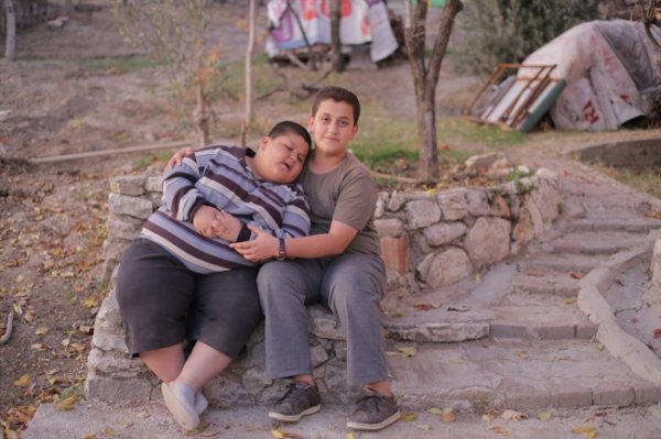 a Küçük Efe'nin en büyük hayali yaşıtlarıyla top oynamak