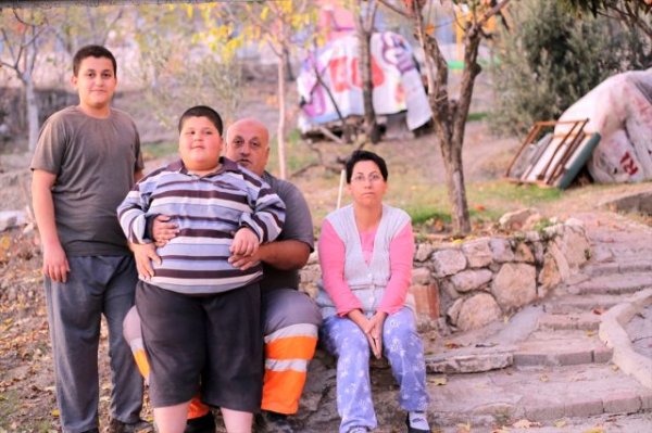 a Küçük Efe'nin en büyük hayali yaşıtlarıyla top oynamak