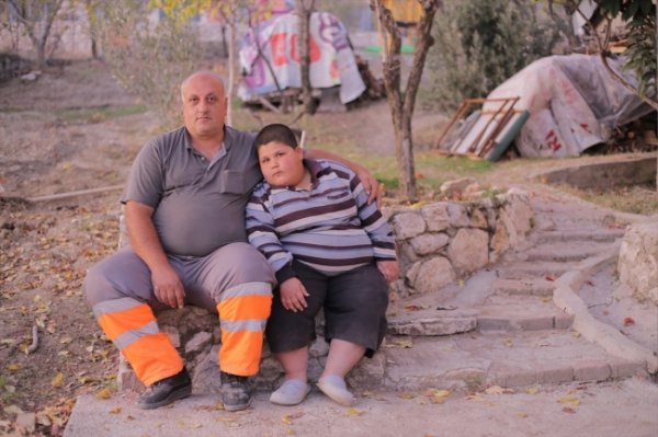 a Küçük Efe'nin en büyük hayali yaşıtlarıyla top oynamak