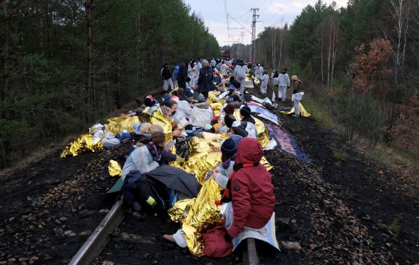 r Almanya'da iklim aktivistlerinden kömür protestosu