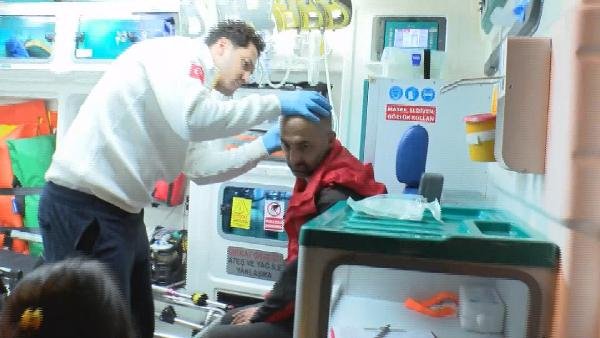 d Alkol alan iki kişi, silah kabzasıyla darbedildi