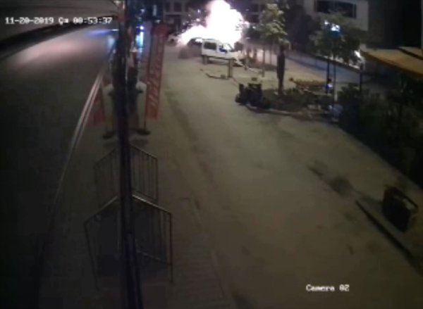 a YPG'li terörist, Adana'daki bombayı Suriye'den patlattı