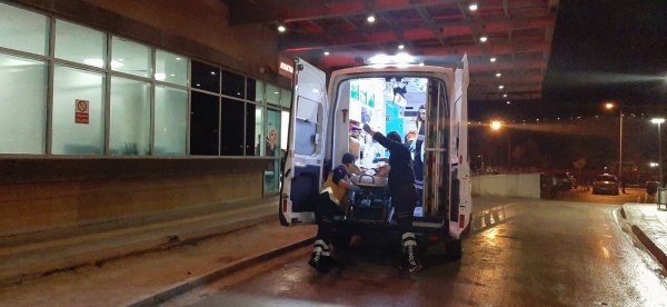 i Çorum'da bıçaklı kavgada 2'si ağır 3 kişi yaralandı