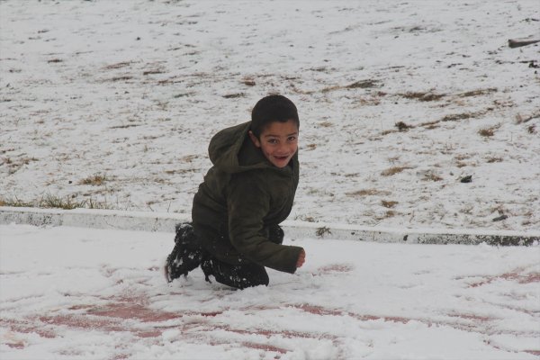 a Uludağ'da kar yağışı başladı
