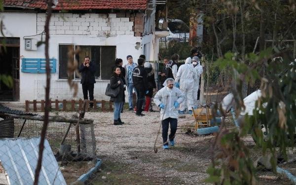 d Denizli'de acil tıp teknisyeni ceset gömerken yakalandı