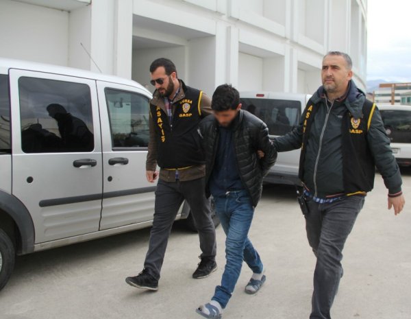 i Kuyumcudan 5 kilo altın çalan hırsızlar serbest kaldı