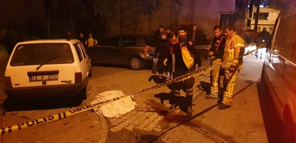 Bursa'da araç altında 700 metre sürüklenen kadın öldü