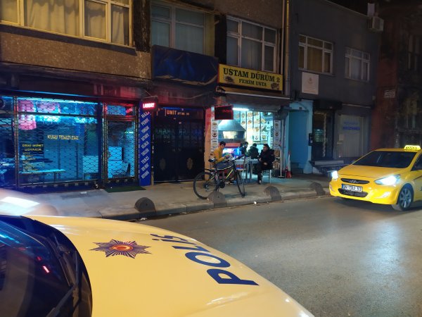 i Fatih'te İran uyruklu bir kişi evinde ölü bulundu