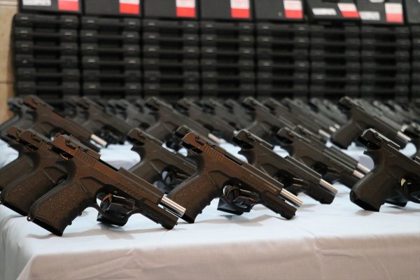 Silah atölyesine çevrilen evde 94 tabanca ve 27 tüfek bulundu