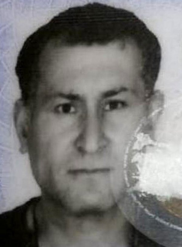 Yolun karşısına geçmeye çalışırken otomobil çarptı, öldü