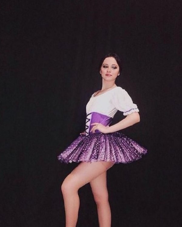 Balerin Ceren Özdemir bıçaklandı